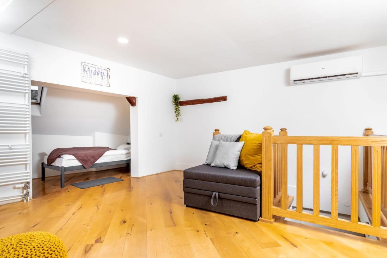 Zollus House Tvrda Apartment Osijek Bagian luar foto