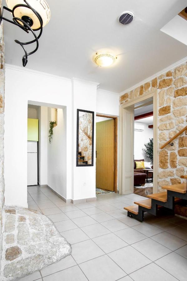 Zollus House Tvrda Apartment Osijek Bagian luar foto