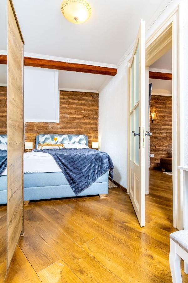 Zollus House Tvrda Apartment Osijek Bagian luar foto