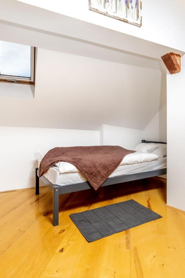 Zollus House Tvrda Apartment Osijek Bagian luar foto