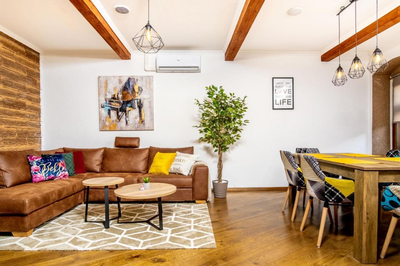 Zollus House Tvrda Apartment Osijek Bagian luar foto