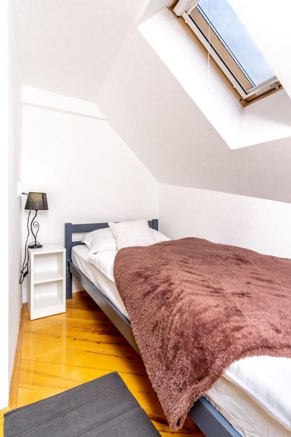 Zollus House Tvrda Apartment Osijek Bagian luar foto