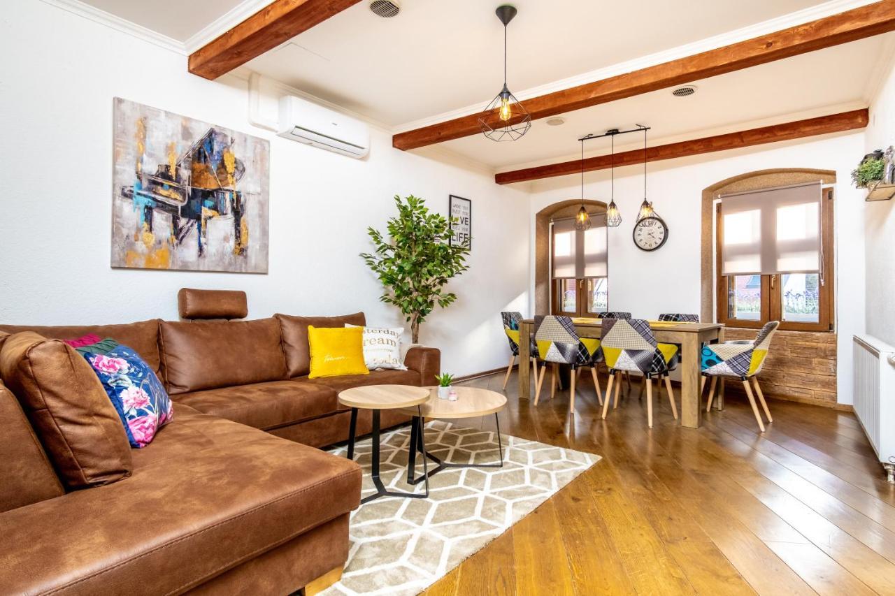 Zollus House Tvrda Apartment Osijek Bagian luar foto