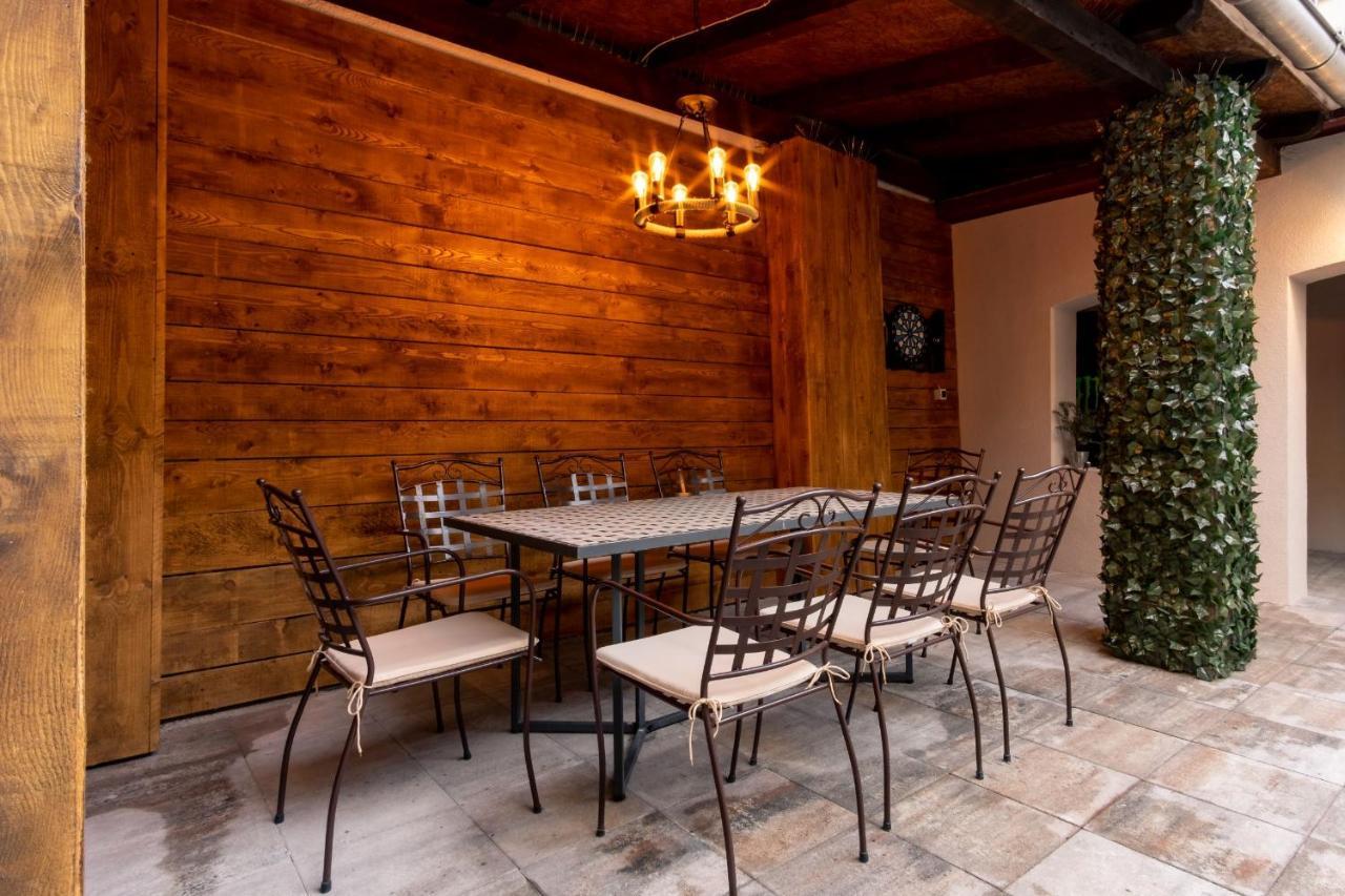 Zollus House Tvrda Apartment Osijek Bagian luar foto