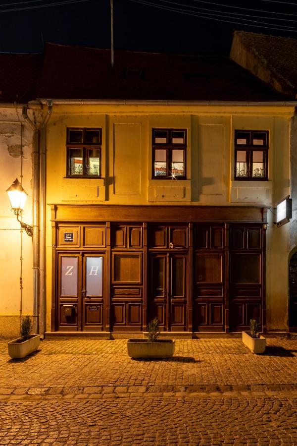 Zollus House Tvrda Apartment Osijek Bagian luar foto